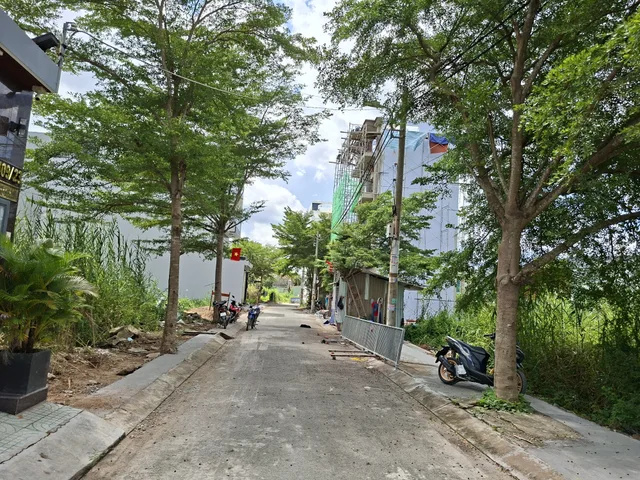 Cần bán đất thổ cư hẻm ô tô 7m ngay cạnh mặt tiền Nguyễn Văn Tạo, Nhà Bè