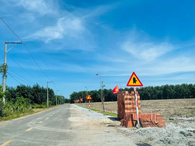 Bán đất 4700m² ngang 100m giá 9 tỷ Xã Phước Thành
