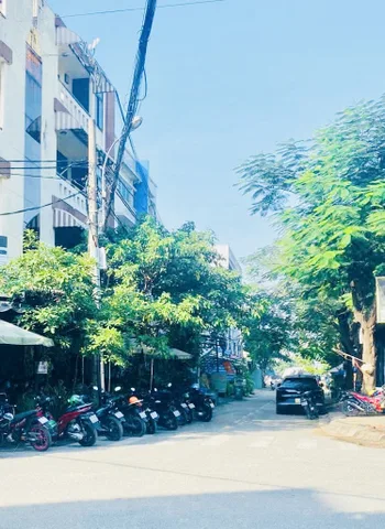 NHÀ 2 MẶT TIỀN KINH DOANH – LÊ ĐÌNH CẨN – DT 80m2 G.i.á 5.5 tỷ
Mặt bằng rộng rãi, mở shop – spa – văn phòng đều tuyệt vời.
Khu dân cư đông – đường buôn bán tấp nập.
➡️ Hương hỗ trợ xem nhà 24/7 – 73A01B