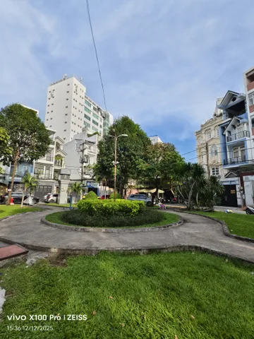 Bán nhà có công viên khu VIP P4 Tân Bình - sau toà soạn báo PL , ks Đệ Nhất....