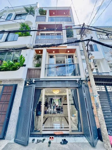 Siêu phẩm Trần Hưng Đạo,Cầu Kho,Q1. DT 52.4m2 xây 1 trệt 2 lầu + sân thượng. 
Giá chỉ 3 tỷ 850