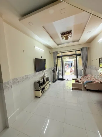 Bán nhà Mặt Tiền 3 Tầng , DT: 72m² full thổ cư ngang 4m giá 9.6 tỷ tại Phường Đông Hưng Thuận