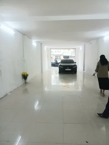 CHO THUÊ MẶT BẰNG ĐỒNG KHỞI DT125m2, TRONG SUỐT NHÀ CẤP 4, WC.