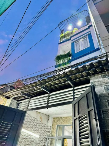 🏠 Nhà đẹp 1 trệt 2 lầu sân thượng Lãnh Binh Thăng gần ngã 6 Ba Tháng Hai 🌟 4 phòng ngủ giá chỉ 1 tỷ 990 hiếm có 🔥