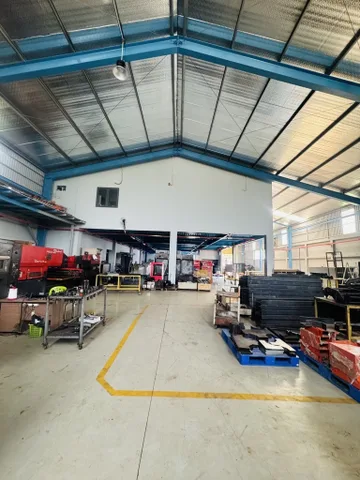 NHÀ XƯỞNG MẶT TIỀN AN HẠ – GẦN 1.300M² – DÒNG TIỀN 110TR/THÁNG – GIÁ 27 TỶ