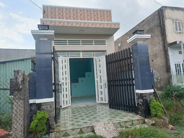 Bán nhà cấp 4 trong KCN Phúc Giang ,Long Định, Cần Đước dt 80m2 2pn, 1wc giá giảm còn 1,35 tỷ