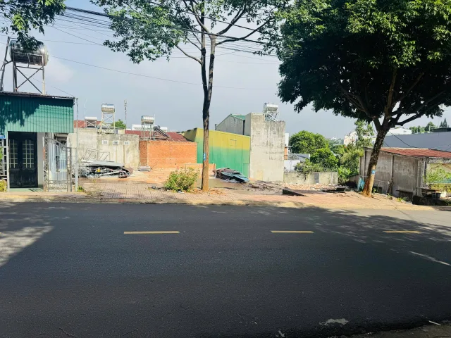 Bán nhanh 4 lô liền kề mặt tiền Hoàng Hoa Thám