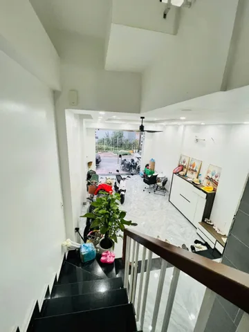 🏠🏠🏠Siêu hiếm nhà 5 tầng thang máy, dân xây, tuyến 2 phố đi bộ Thế Lữ giá 8,5tỷ