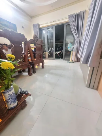 Chính chủ gấp bán nhà bình thạnh sổ hồng riêng, gần chợ.