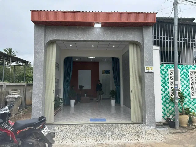 Nhà đẹp hẻm Tuệ Tĩnh 4x18m thổ cư , 2PN, xe hơi vào tận nhà bán 2tỷ449tr