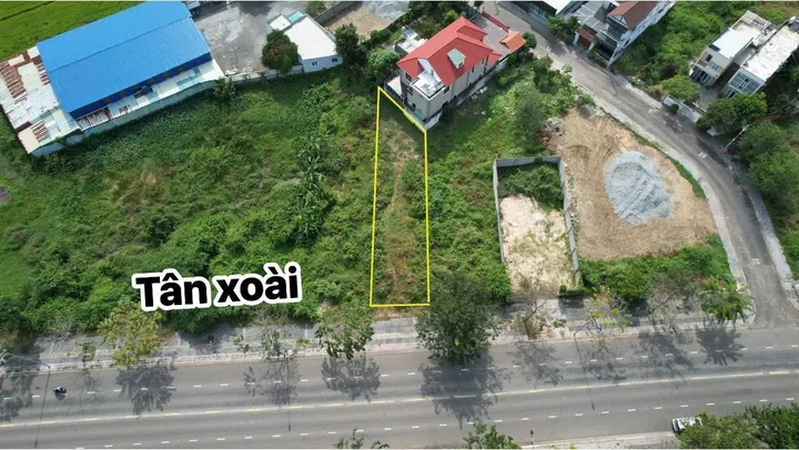 . Mặt tiền đường Mô Xoài . P Phước Hưng - TP Bà Rịa - BRVT . Đường nhựa vỉa hè kinh doanh R36M . Hà tầng bậc nhất .