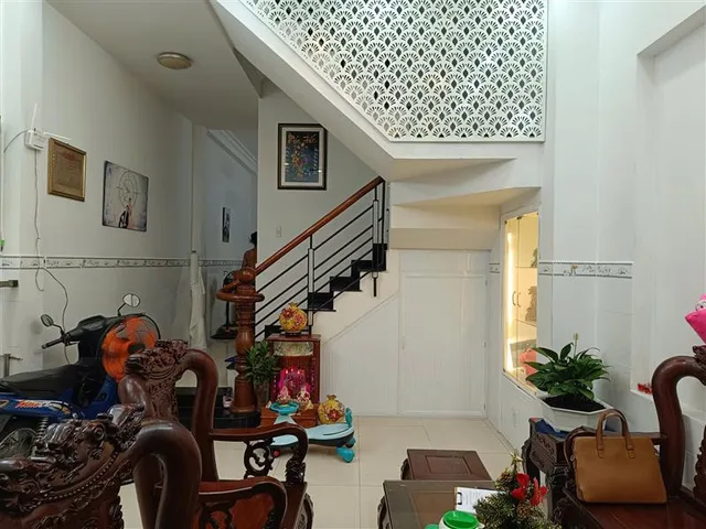 Duy nhất 1 căn Lê Văn Quới, 3 tầng đẹp ở ngay. Tiện ích vây quanh, giá 6.1 tỷ. Xem là mê