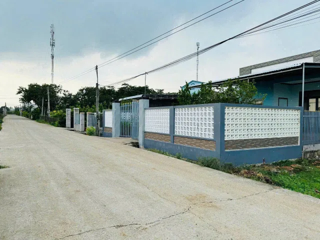 Bán đất 1044.1m² ngang 20.8m giá 2.2 tỷ Xã Hòa Hội