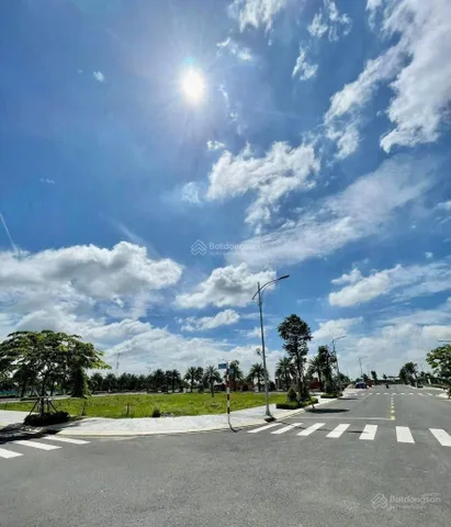 Lô đất ngay cổng sân bay Long Thành-120m2 sổ sẵn-chỉ  sang tên công chứng trong ngày bao thuế