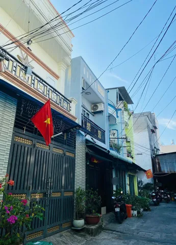 BÌNH TÂN – GẦN CHỢ BÌNH TRỊ ĐÔNG – 40M2
DT 4x11, kết cấu 2 tầng BTCT , Giá 4.7 tỷ