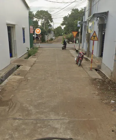 Đất 10x57m thổ cư 150m2 đối diện chợ thôn 6 hoà khánh ngay khu dân cư đông đúc bán 1tỷ900tr