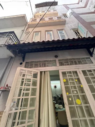 Phú nhuận gần công viên, sân bay, 4 tầng