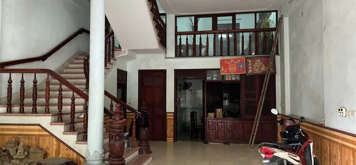Bán nhà 3.5 tầng nhìn chếch vườn hoa. Diện tích đất 80m. Khu giãn dân xuân ổ A. Phường võ cường tỉnh bắc ninh
