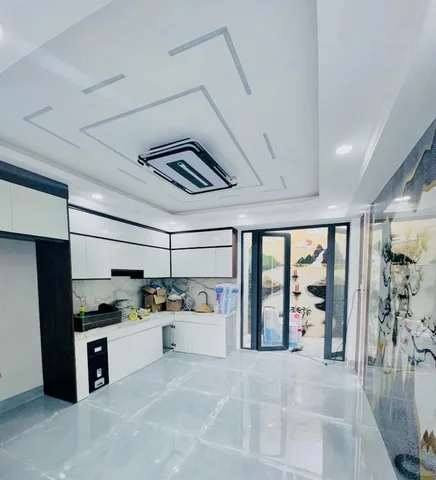 CHỈ 7.5 SIÊU PHẨM – Kinh Dương Vương -Khu Tên Lửa
DT: 50m2  (5x10)1 trệt 1 lửng 3 lầu, sân thượng trước/sau

Mặt tiền đường 8 thông 
• Khu toàn nhà cao tầng, VP
