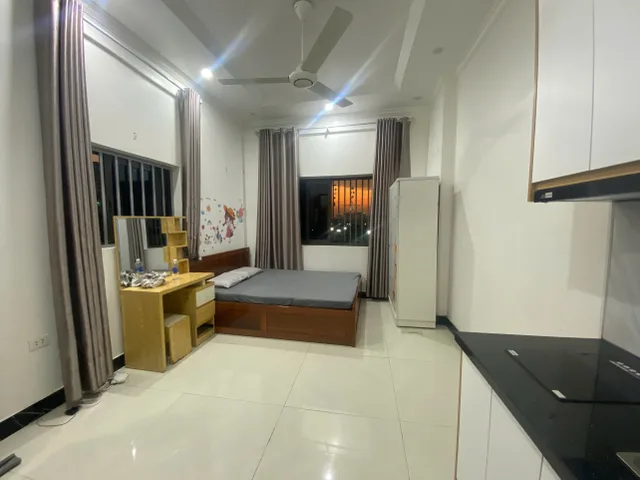 Chính chủ cho thuê phòng khép kín:
* Giá 4.3 tr
* Bàn bếp và tủ bếp, hút mùi có sẵn
* Tủ, giường, quạt trần sẵn có
* Điều hoà, nóng lạnh đầy đủ
* Ra vào nhà bằng vân tay, nhà có thang máy
* Có máy giặt và khu phơi quần áo
* Hệ thống phòng chữa cháy