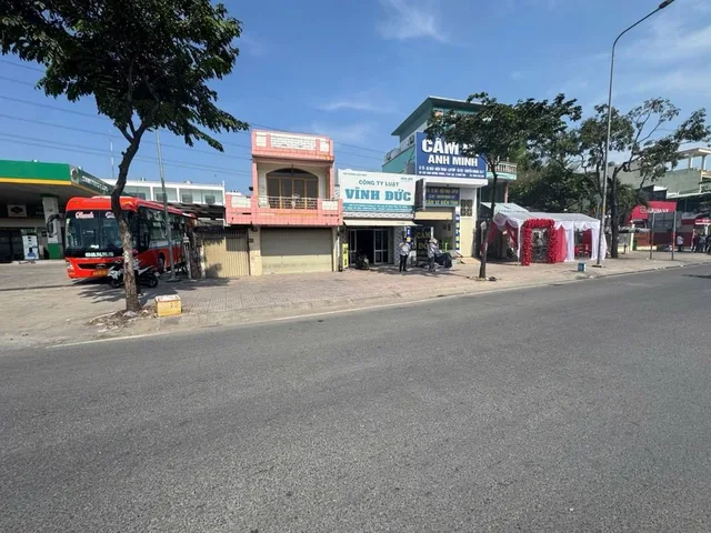 Bán nhà mặt tiền kinh dương vương xây được 7 tầng ngang 6.5m -260 m2 chào 26 tỷ TL góc hồ học lãm