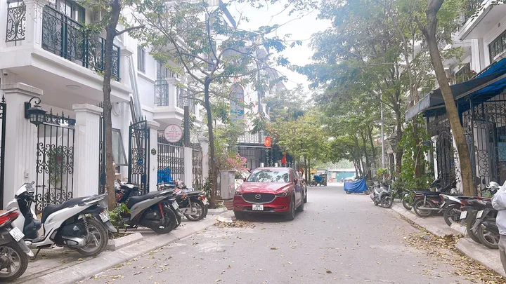 BÁN NHÀ LIỀN KỀ KĐT ĐẠI KIM. 80M2 - 5 TẦNG. THANG MÁY. KINH DOANH.