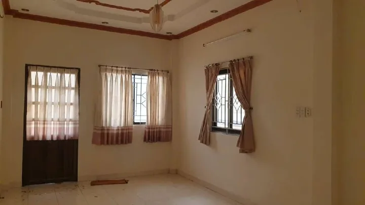 Nhà 3 tầng đúc thật gần Đình Nghi Xuân - 4PN - Giá cực tốt chỉ 5.x tỷ