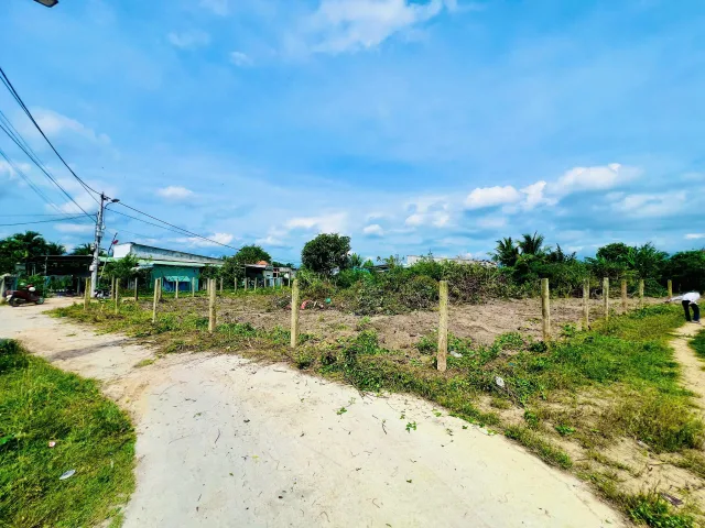 0763615365 Bán đất 1548.6m² giá 4 tỷ Xã Tân Định Z335
