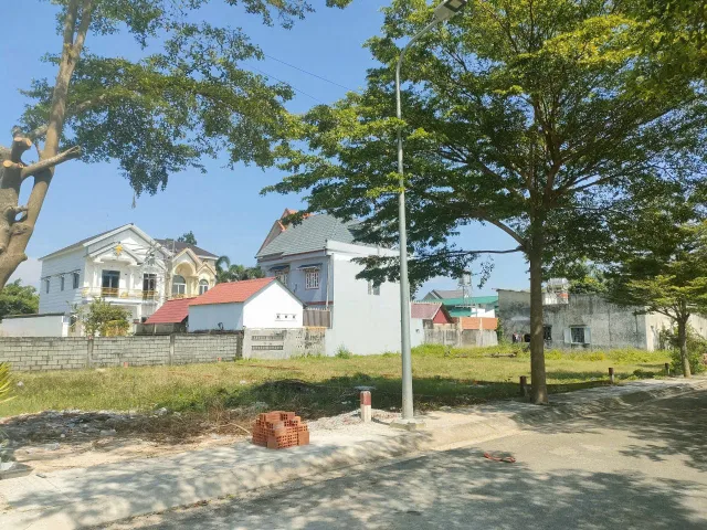 Đi nát Tân Phú Trung chưa tìm được đất vào xem đất e - xây tự do, bao hoàn công, lh: 0772507203