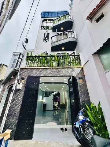 Nhà mới 4 tầng gấp bán, gần chợ, trường học, siêu thi Lotte