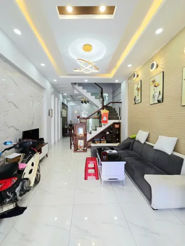 NHÀ PHỐ 59M2, 3 TẦNG, HOÀN CÔNG ĐỦ, ĐƯỜNG Ô TÔ 9M, GẦN CHỢ LONG PHƯỚC. Giá 5.25tỷ