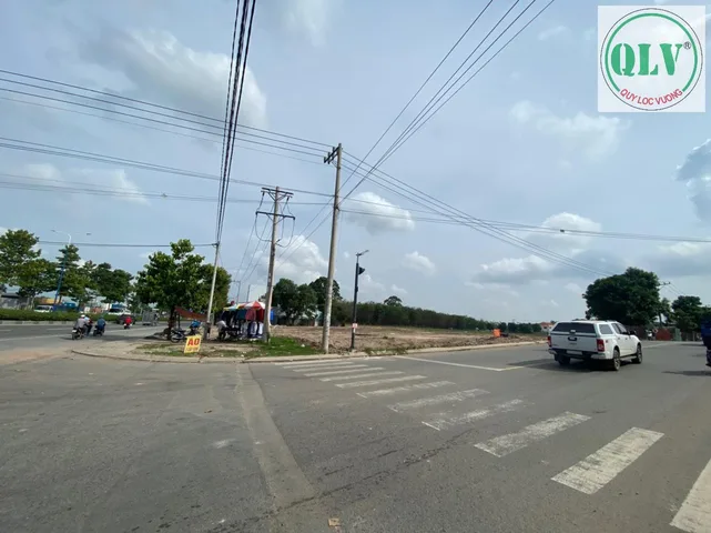 CHO THUÊ SÂN BÃI – DT743, THUẬN AN, BD – 65.000m²