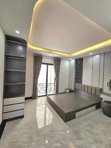 BÁN NHÀ THƯỢNG THANH, LONG BIÊN - 5 TẦNG XÂY MỚI - Ô TÔ ĐỖ CỔNG - BÃI GỬI XE Ô TÔ CẠNH NHÀ