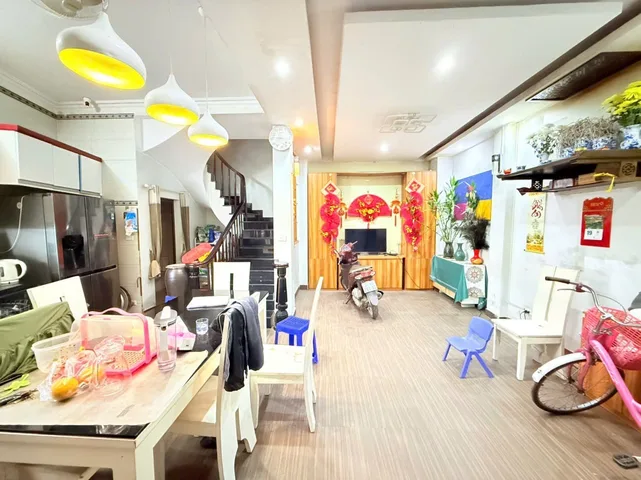 Bán nhà Hoa Bằng 61m² ngang 7.6m giá 17.3 tỷ Phường Yên Hòa (MUA/BÁN BĐS nhắn tin Zalo 0862299066)