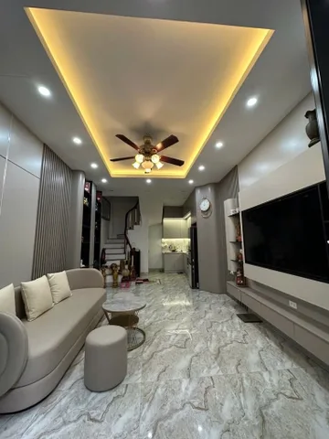 BÁN NHÀ CHÙA QUỲNH – HOA HẬU LÔ GÓC – NHÀ MỚI Ở LUÔN
📐 35m² x 5 tầng | MT 3.6m | 💰 11.6 tỷ