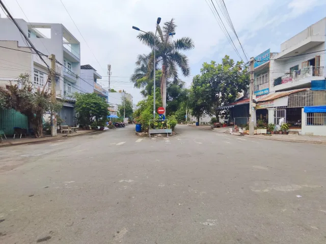 CẦN BÁN 100M2 ĐẤT THỔ CƯ ĐƯỜNG NHỰA XE TẢI - GIÁ: 5TY5