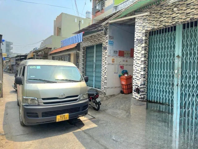Dãy nhà trọ 6 phòng, gác lửng wc. Dt (4×21m), hẻm thoáng sạch đường Lê Đình Cẩn, chỉ 5.3ty, Shr
