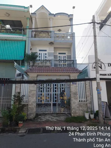 Bán nhà 3 tầng mặt tiền kinh doanh khu dân cư, gần công viên