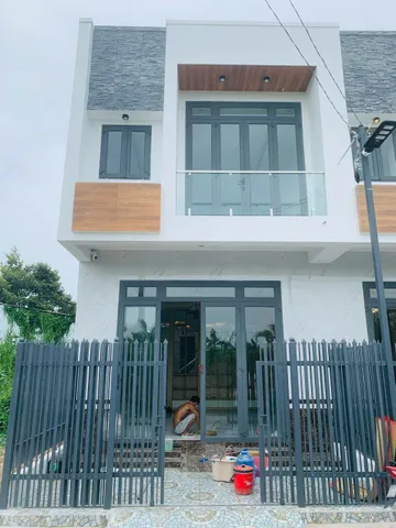 Bán 2 căn nhà 186.4m² ngang 10m giá 4.2 tỷ KDC Tân Hạnh gần đường Đinh Tiên Hoàng Phường Tân Hạnh, tỉnh Vĩnh Long