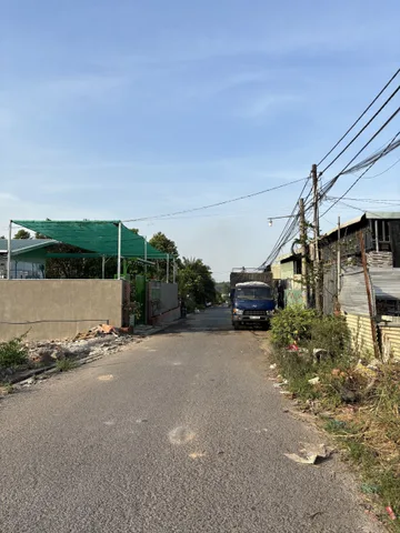 bán lô đất sào mặt tiền đường nhựa tại bình minh trảng bom đồng nai. 1300m2 có 200m thổ cư .mặt tiền 20m.phù hợp làm nhà vườn nghĩ dưỡng hoặc làm kho. cách QL 1A 400m.
