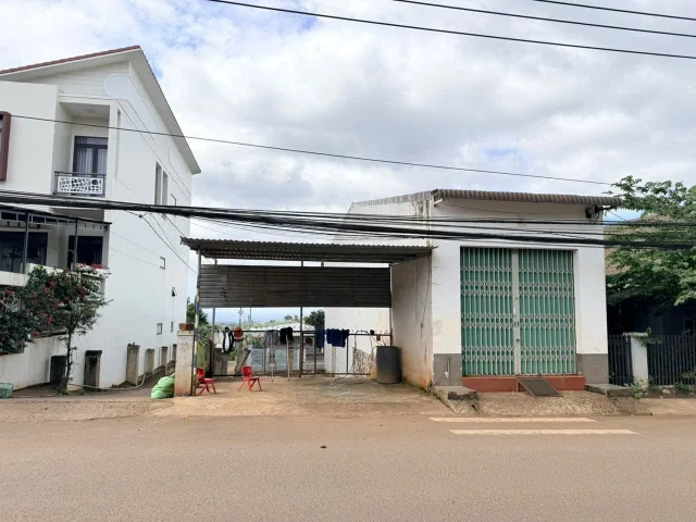 Lô đất 3 mặt tiền kinh doanh siêu vip trọng đại ngã 4 tháng đãng
Diện tích 96,5 m 5 m2
giá 4 tỷ 2