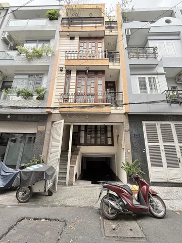Gấp bán nhà hoa lan, phan xích long, sổ hồng riêng