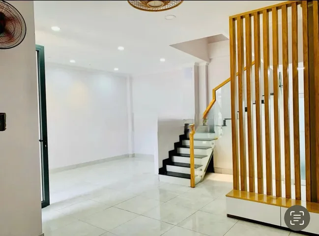 Nhà Nguyễn Gia Trí, Bình Thạnh bán gấp 3ty1 trên 42m2, 3PN 3WC, đường thông thoáng đáng sinh sống.