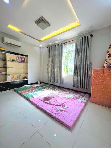 BÁN NHÀ ĐẸP CẠNH TÂ.N KỲ TÂN QUÝ - ĐƯỜNG XE TẢI - 4PN - ( 4.5X13M )