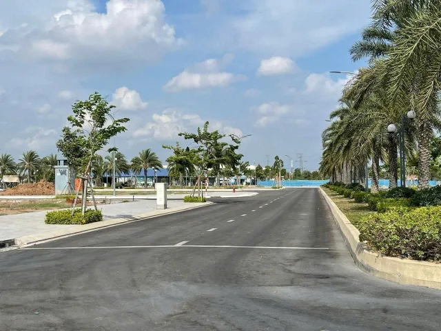 Đất nền Nhơn Trạch - mặt tiền đường 25C cách cầu Cát Lái 1km - giá 20tr/m2 -SHR