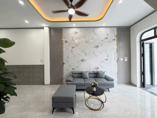 NHÀ TRỆT LẦU MỚI HOÀN THIỆN – SHR FULL THỔ CƯ
• 💸 Trả trước chỉ 500TR sở hữu ngay nhà 2 mặt tiền