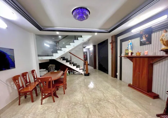 MẶT TIỀ.N NỘ.I BỘ SÁT KÊNH THA.M LƯƠN.G - AEO.N MAILL TPHU - ( 5X16M )
