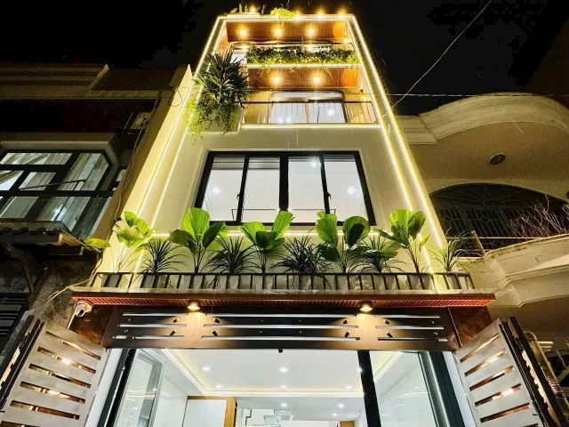 Siêu phẩm 53,8m2 giá 2 tỷ 350 triệu đường Trần Quang Diệu, phường 14, Quận 3, hẻm xe hơi 4m.