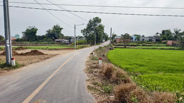 Hơn 60m mặt tiền nhựa Xã Láng Dài