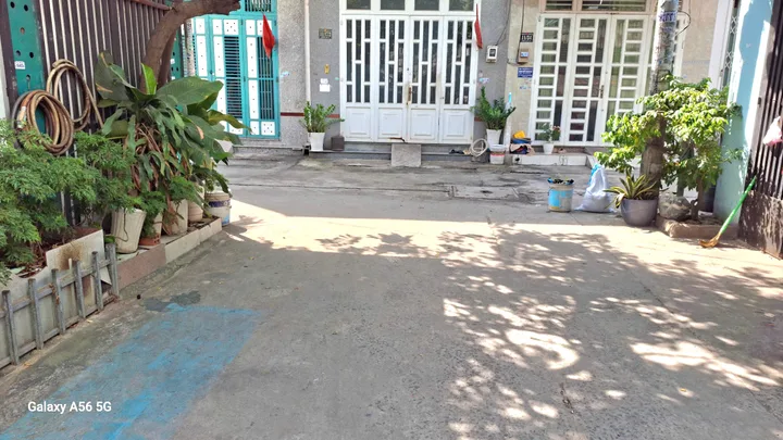Nhà mới 2 tầng kiên cố, tại Chiến Lược - Mã Lò, Dt (6×13m), hẻm 4m thông tứ tung Shr, chỉ 5.2 ty